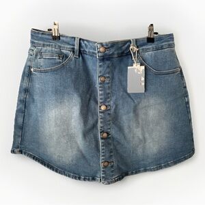 Southern Grace Button-Front Denim Skort Size 18W